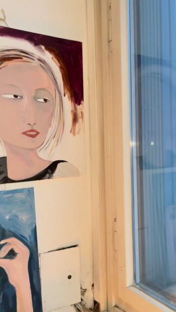 Short melancholic winter view out and into my studio…#mixedmedia #workinprogress #studio #painting